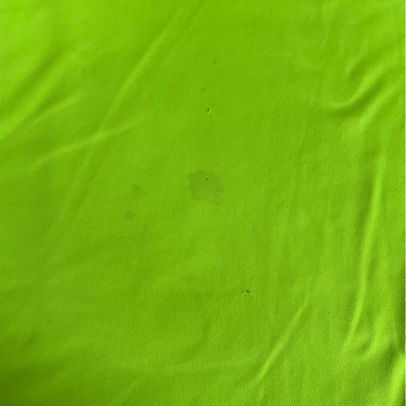 SOLD! UNDER ARMOR | Youth Dry Fit Heat Gear Tee - Picture 4 of 4